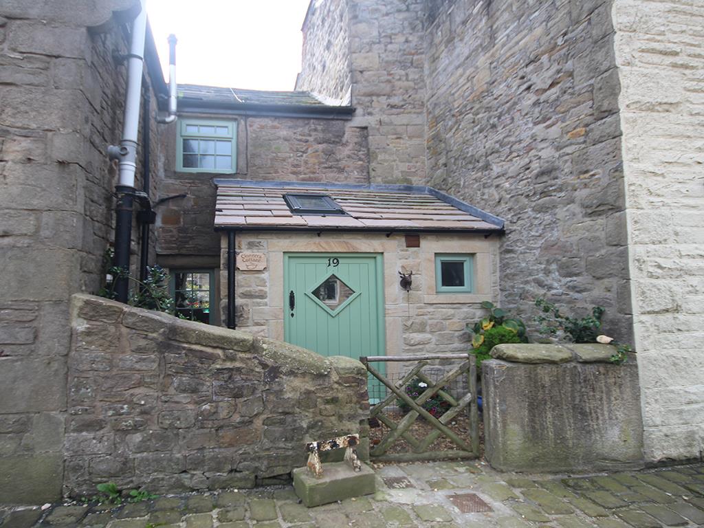 3 bedroom mid terrace house Let Agreed in Barnoldswick - Main Image